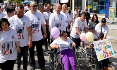 Cumhurbaşkanı Ersin Tatar, “Hayatı Paylaşmak İçin Engel Yok” sloganıyla Lefkoşa’da düzenlenen kortej yürüyüşüne katıldı