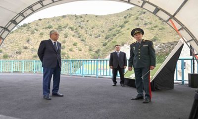 Devlet başkanı Almatı’daki Ayusay çamur akışını tutan barajı ziyaret etti