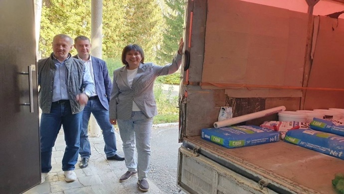 Hastane inşaat malzemeleri ve sokak aydınlatmasının onarımı: Birleşik Rusya, bölge sakinlerinin taleplerinin çözülmesine yardımcı oluyor