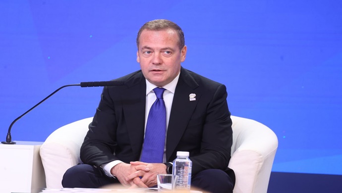 Дмитрий Медведев поблагодарил всех волонтёров, кто помогал и помогает в Курской области