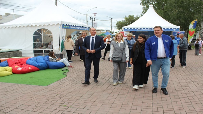 Çelyabinsk bölgesinde düzenlenen Birleşik Rusya Aile Festivali’ne binden fazla kişi katıldı