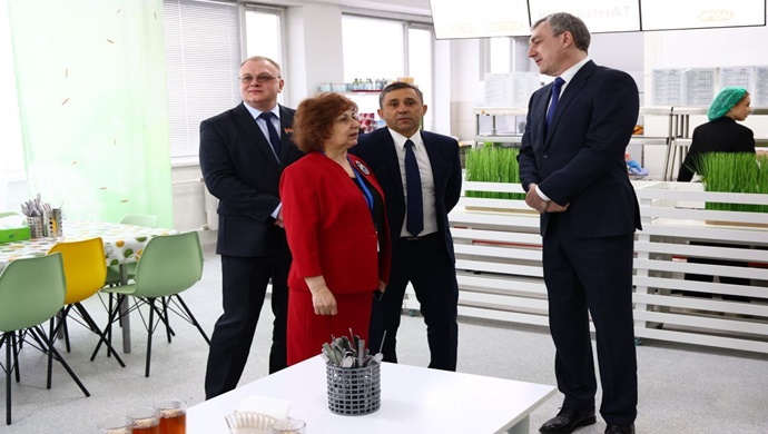 По инициативе «Единой России» в Амурской области расширят областную программу по созданию школьных кафе