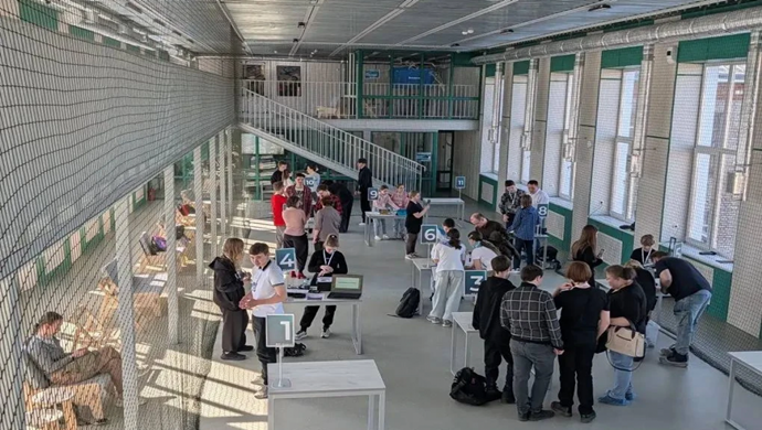 Birleşik Rusya, İvanovo’daki okul çocuklarını ve öğrencilerini insansız teknolojilerle tanıştırdı